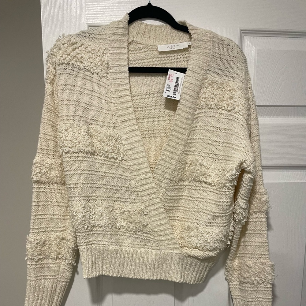 Brand new ASTR the label sweater never worn